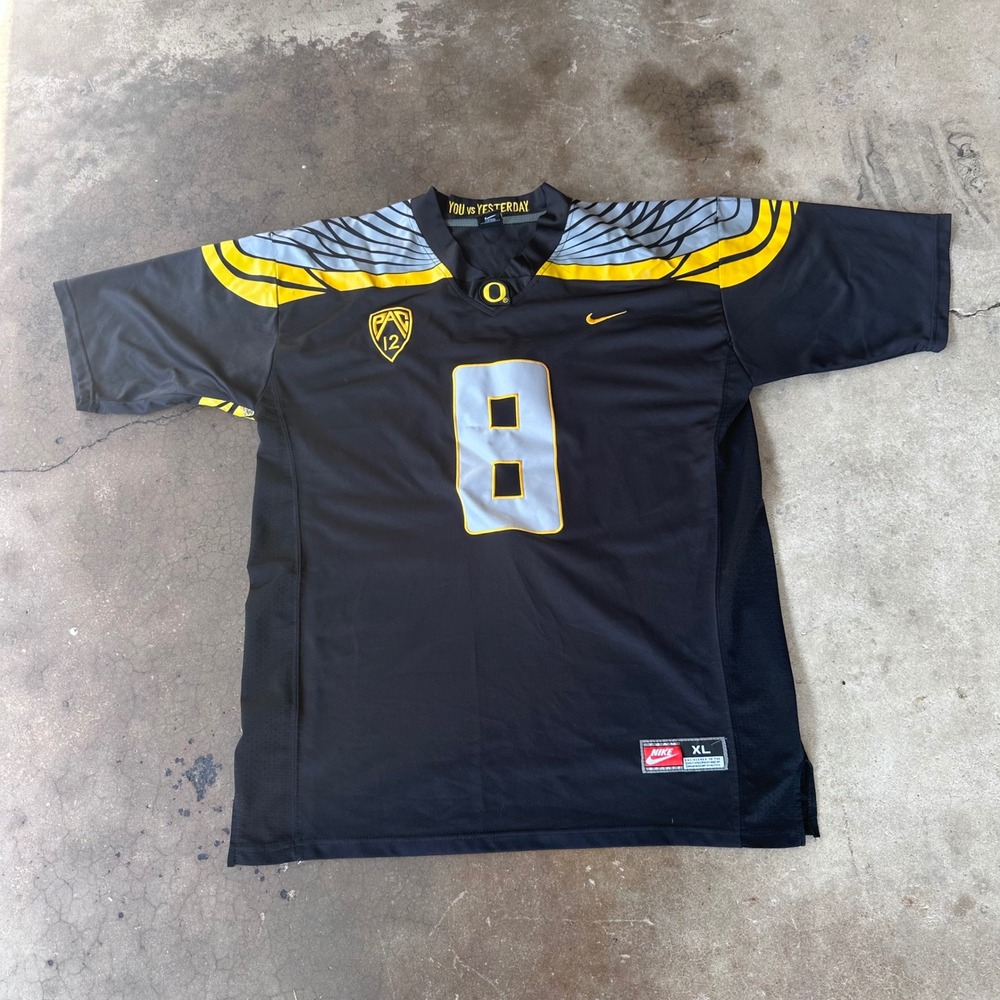Nike Football Jersey Mens XL Black Excellent Oregon Ducks Mariota 8 Wing Print